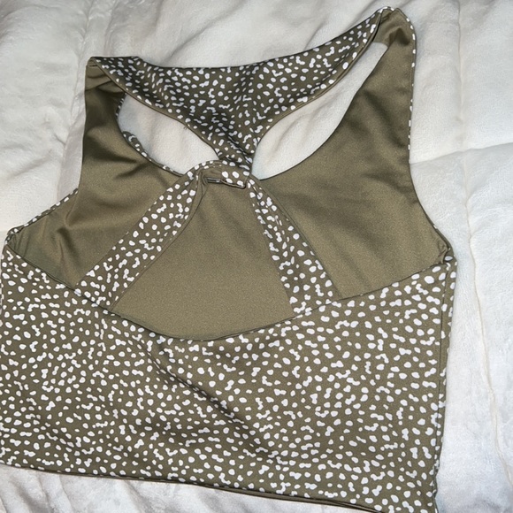 Reversible cropped workout tank - Picture 4 of 4